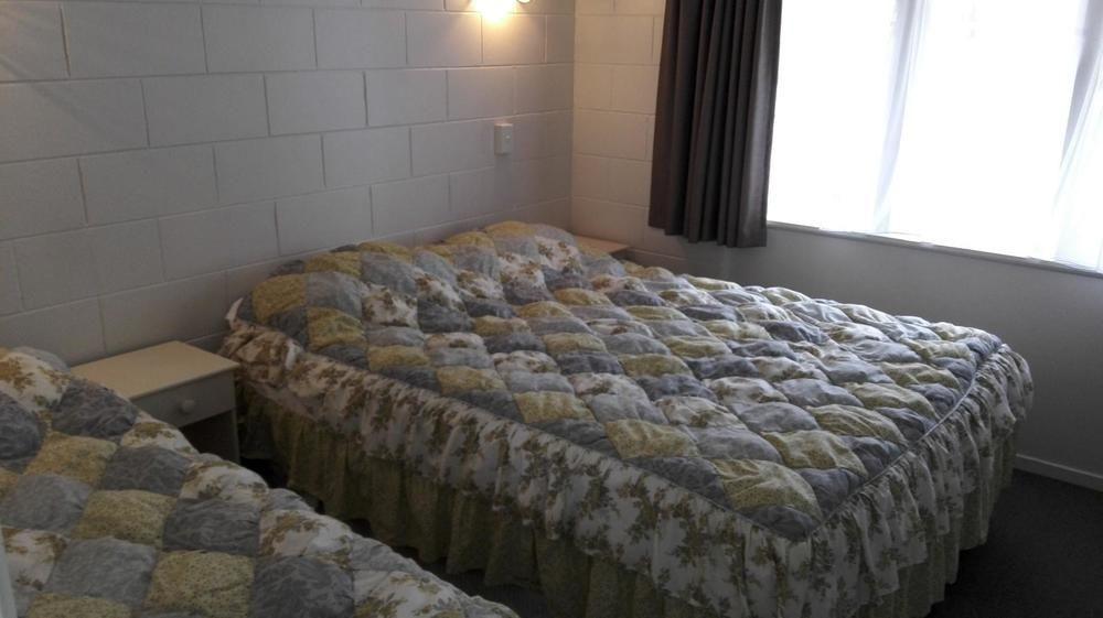 Browns Bay Olive Tree Motel & Apartment Okura Bush Ngoại thất bức ảnh